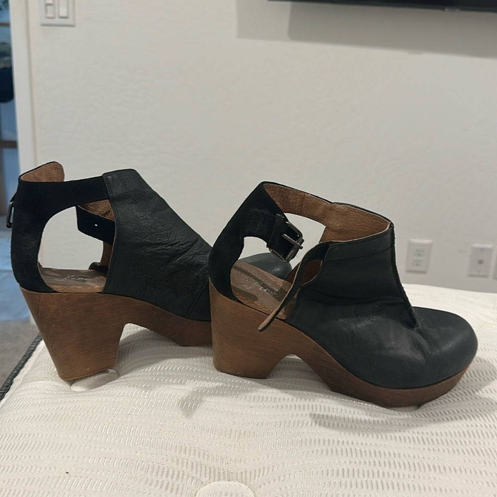 Free people black leather clogs women size 41